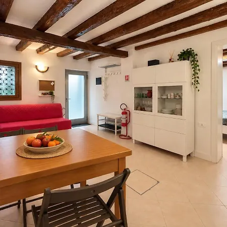 Le Ancore 1077 Biennale & Castello Apartment *